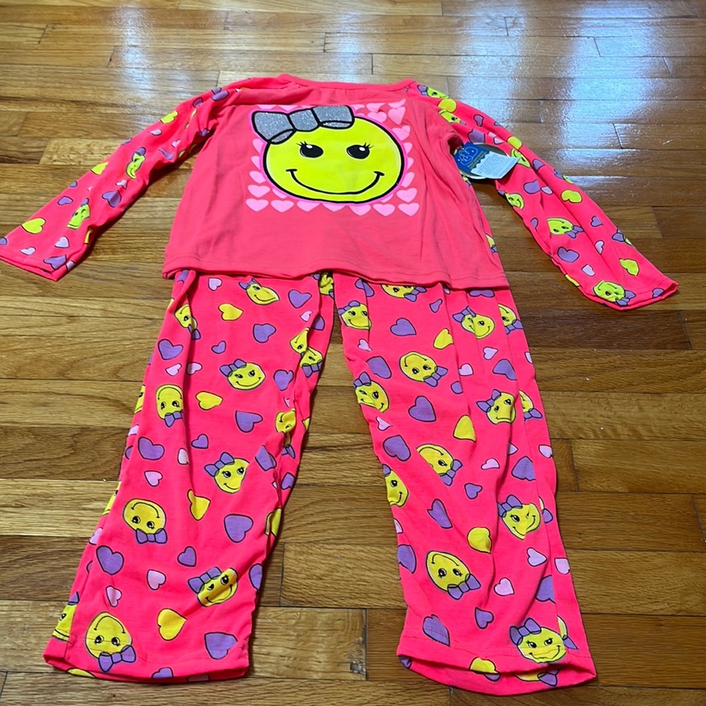 Girl’s Pajamas - Emoji size 10/12